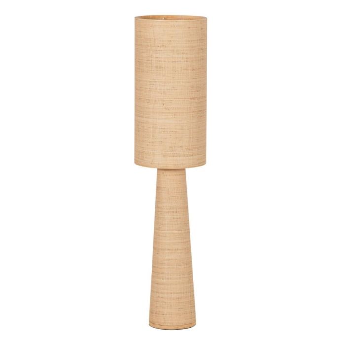 Vloerlamp van naturel raffia met cilindervormige kap en slanke voet tegen witte achtergrond