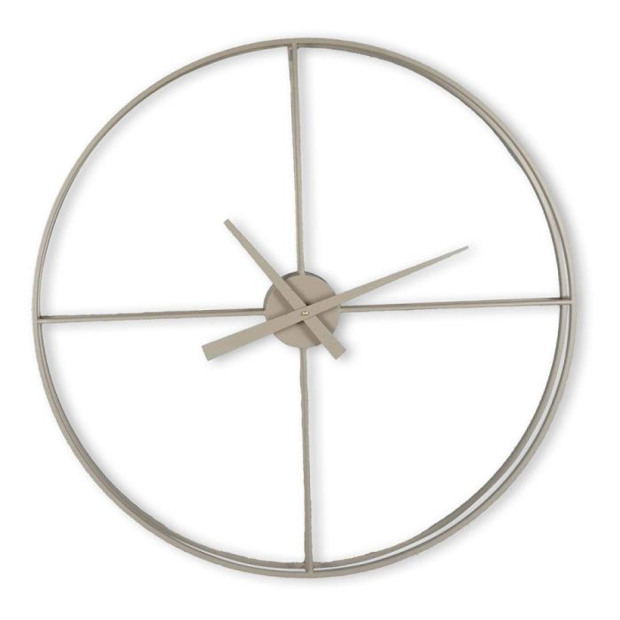 Ronde metalen wandklok Nimar in taupe met open frame, vier verdelingen en slanke wijzers tegen lichte achtergrond