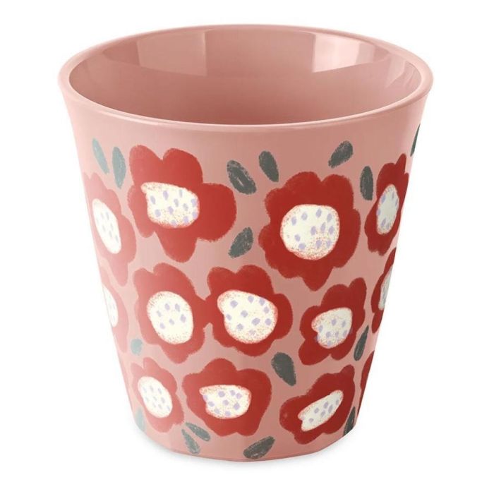 Roze beker met rode bloemenprint en handgetekende anemonen op witte achtergrond