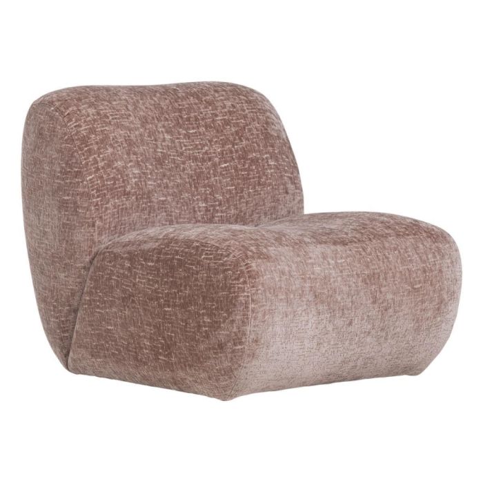 Lichtroze velvet fauteuil met ronde vormen vrijstaand op witte achtergrond