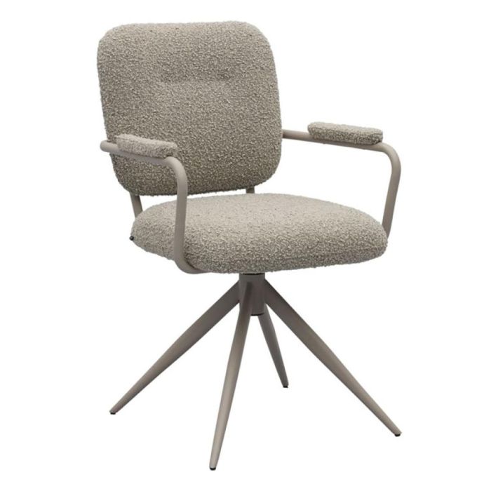 Eetkamerstoel Cielo Toffee met bouclé bekleding en metalen draaipoot schuin van voren