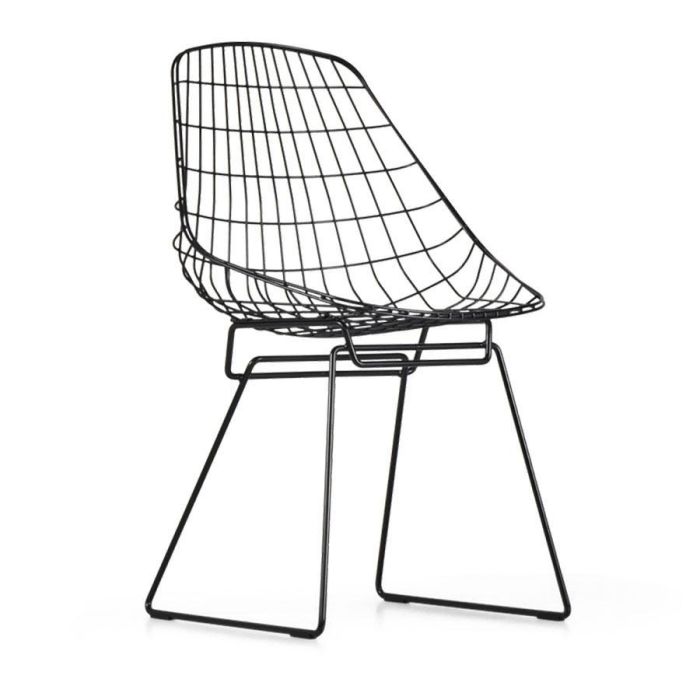 Zwarte Wire chair van Cees Braakman met open staaldraad frame en minimalistisch design