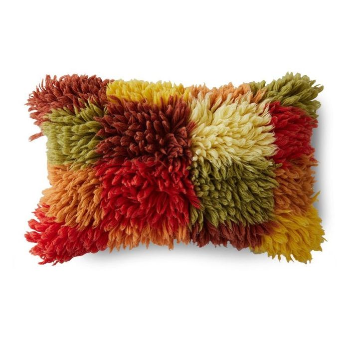 Voorkant van HKLIVING sierkussen Fluffy Rag met hoogpolige vlakken in rood, oranje, geel en groen