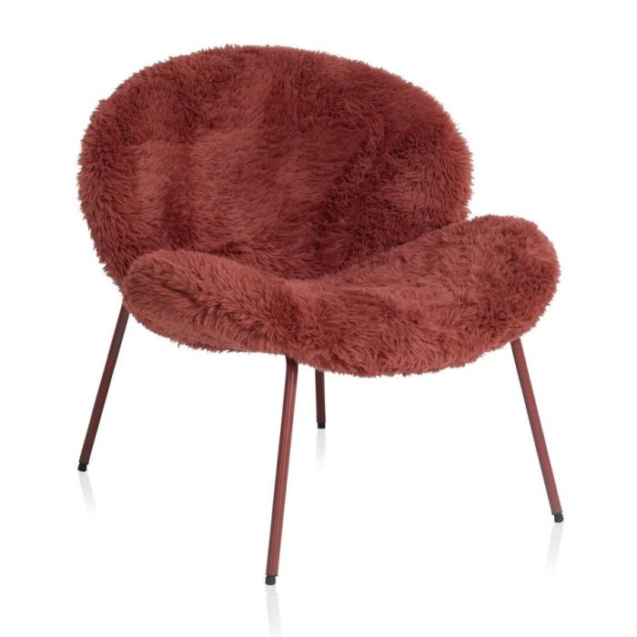 Bordeauxrode fauteuil Freddy met zachte hoogpolige bekleding en slanke metalen poten in dezelfde kleur