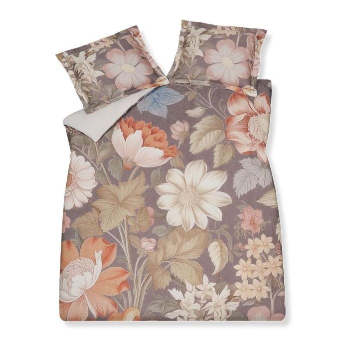Vintage Bloom Multi dekbedovertrek van Vandyck met groot bloemendessin in warme bruin-, crème- en terracottatinten op een donkerbruine achtergrond.