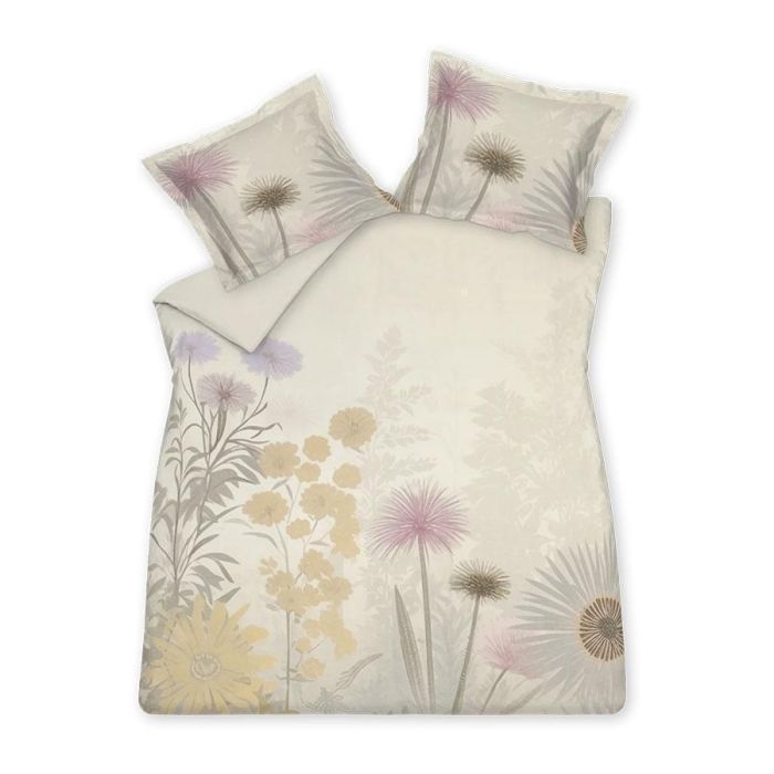 Midsummer Night Multi dekbedovertrek van Vandyck met getekende bloemen in zachte pastelkleuren op een cream tan achtergrond.