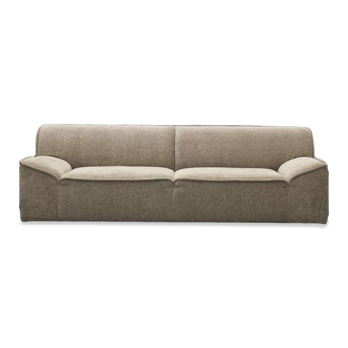 Trendhopper 3-Zitsbank Quinto in een neutrale beige taupe stof met lage schuin oplopende armleuningen.