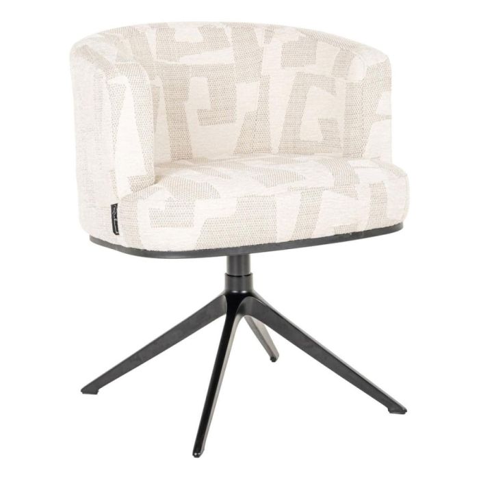 Draaibare armstoel Cheyenne Beige Graffic van Richmond Interiors in schuin vooraanzicht met zwart draaionderstel.