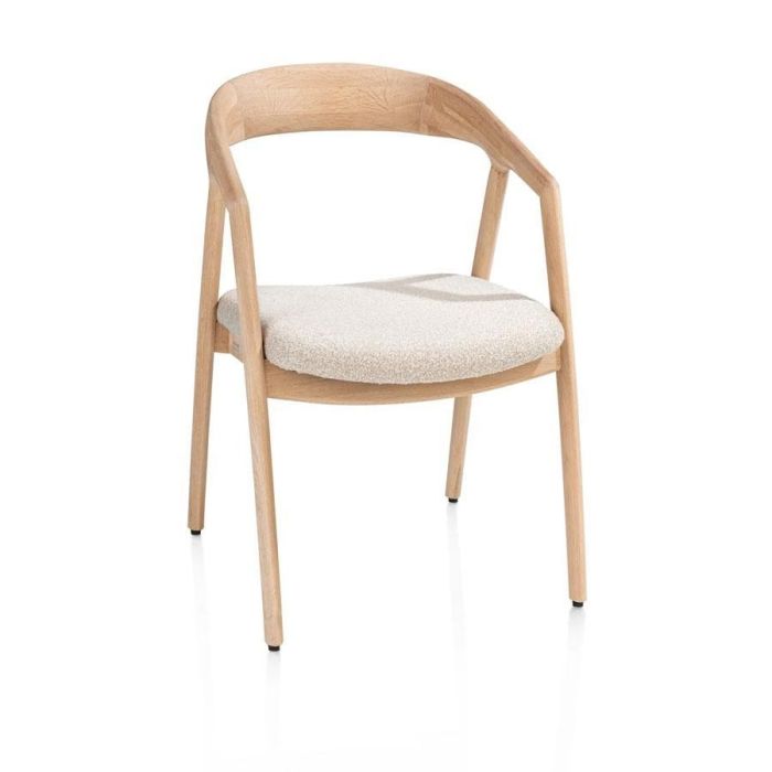 Armstoel Dante van massief naturel eikenhout met gestoffeerde zitting in stof Cloudy beige.