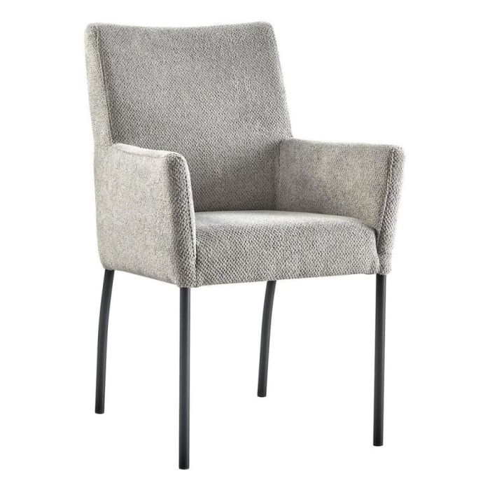 Pronto Wonen armstoel Cenare in Macan stof Dolphin met armleuningen en zwarte metalen poten.
