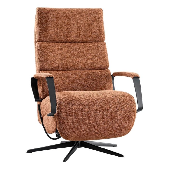 INHOUSE relaxfauteuil Helara S cognac met zwarte metalen armleuningen en 5-teensvoet