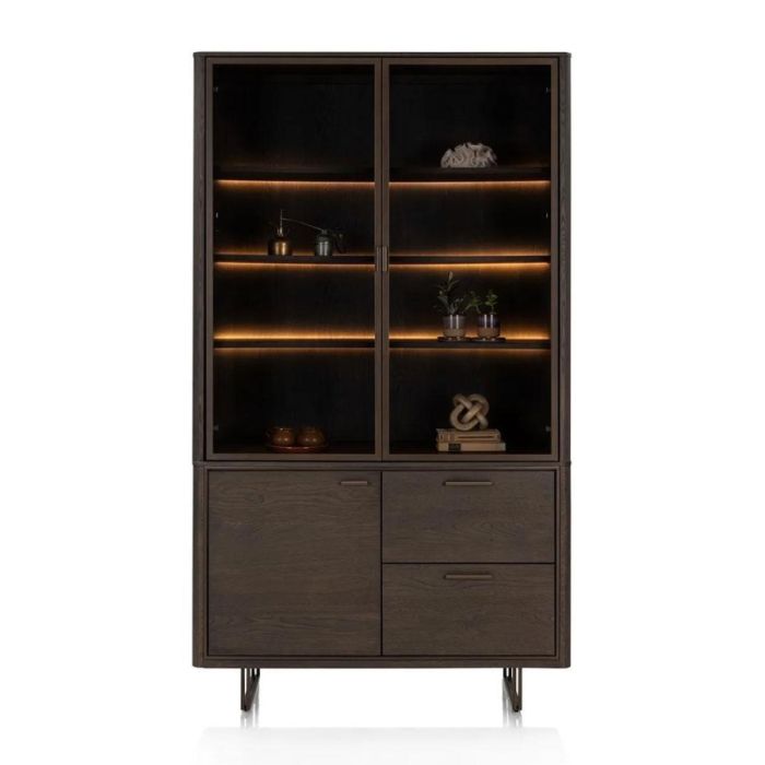 Henders & Hazel buffetkast Mogan met glasdeuren, LED-verlichting en donkere houtlook.
