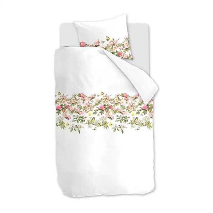 Dekbedovertrek Rozentuin van Marjolein Bastin met roze rozen, vogels en vlinders op een wit katoenen achtergrond.