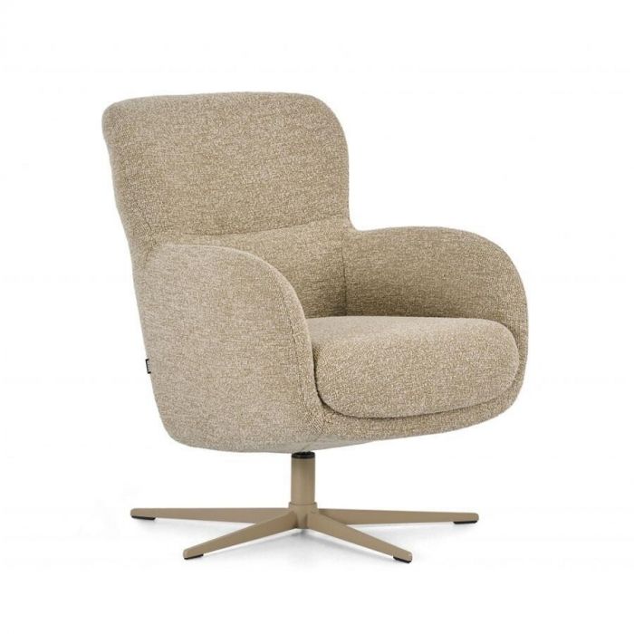 Schuin vooraanzicht van Montèl Levi draaifauteuil in licht gemêleerde bouclé-stof met ronde vormen en comfortabele zitting.