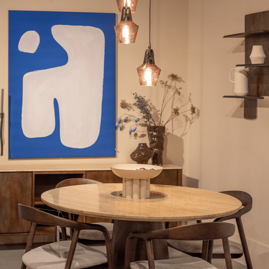 Collage Japandi interieur met stoffen, patronen, dessins in lichte en zachte kleuren
