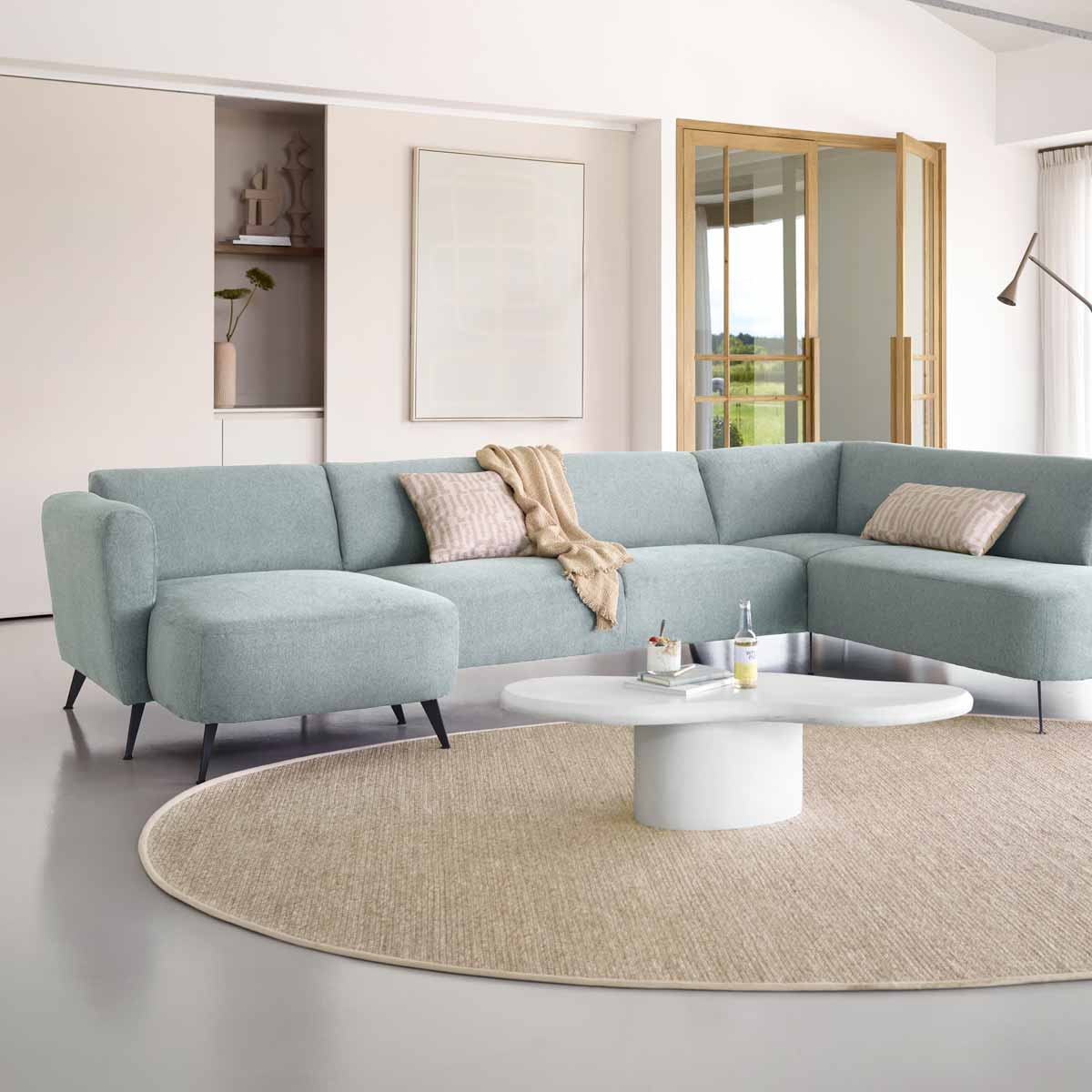 inhouse hoekbank in een minimalistische woonstijl