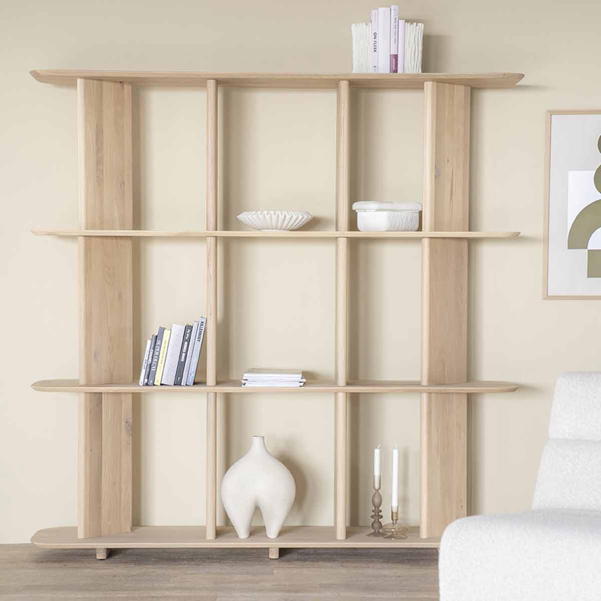 sfeerbeeld van een kast bij de woonstijl scandinavisch interieur in een licht houten nerf